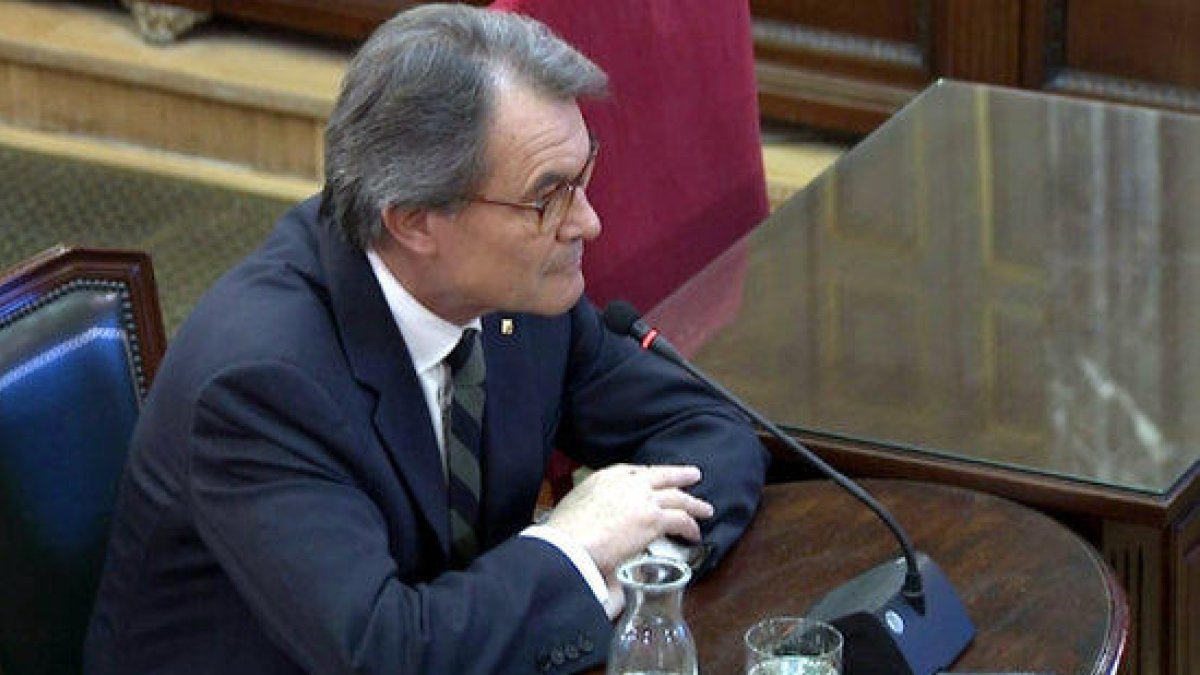 El expresidente de la Generalitat Artur Mas declarando como testigo en el Tribunal Supremo.