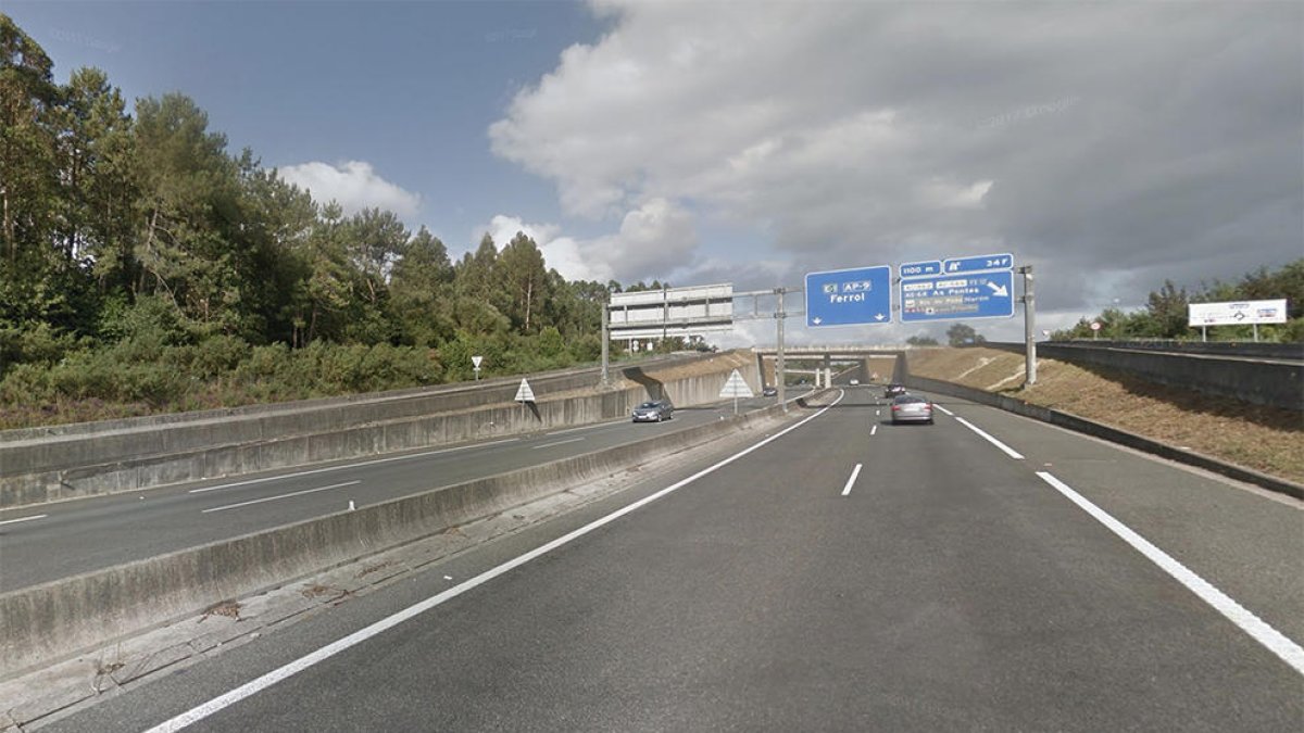 Los hechos se produjeron en la autopista AP-9 en dirección al Ferrol.