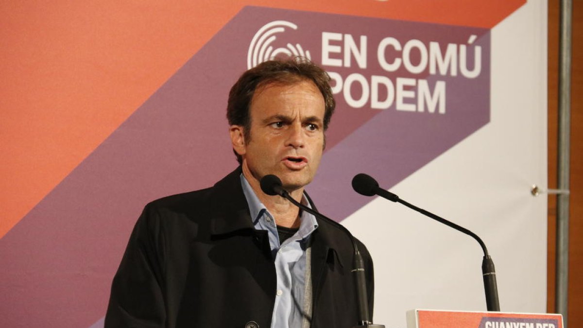 El candidato de los comunes, Jaume Asens, durante el acto de campaña en Tarragona.