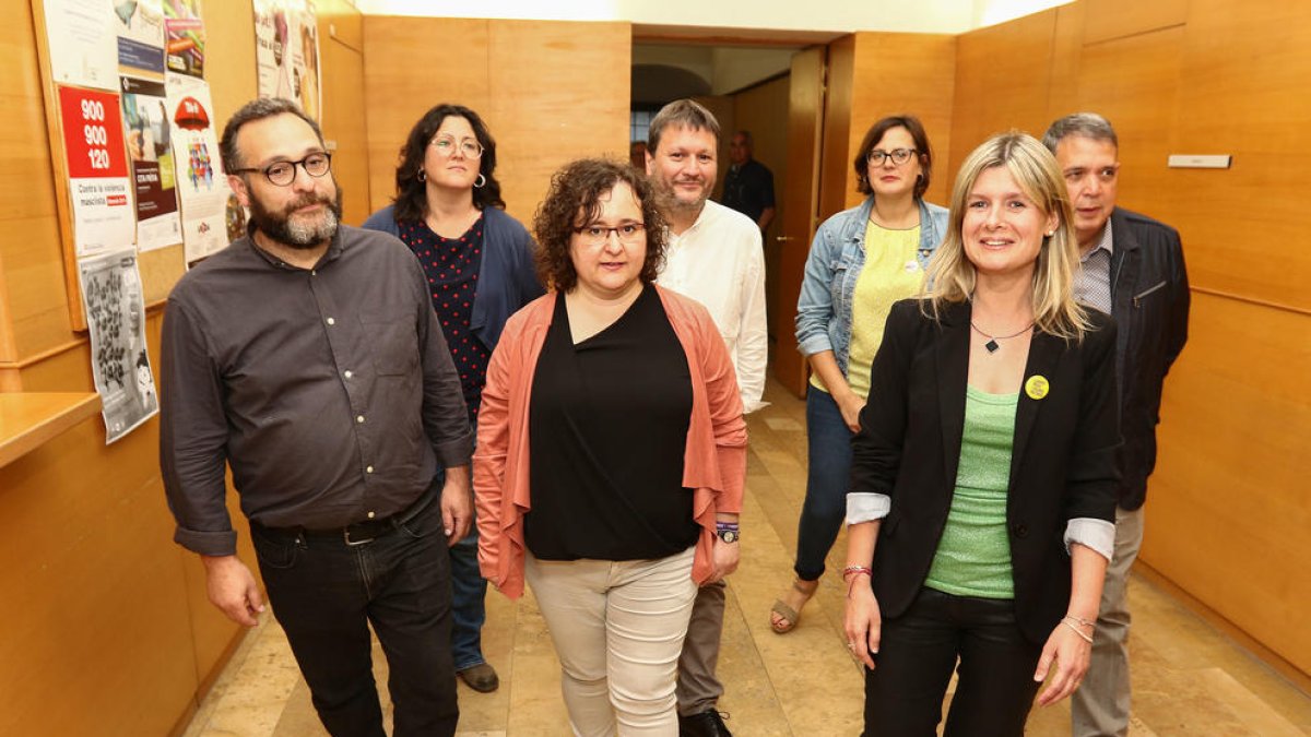 Noemí Llauradó y su equipo antes de la asamblea de este jueves.