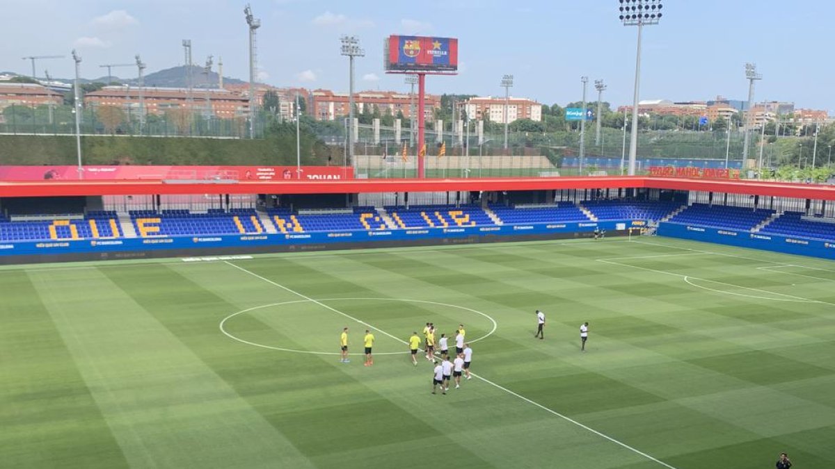 L'Estadi Johan Cruyff abans de començar el Barça B-Nàstic