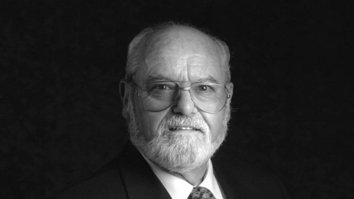 Rodolfo Fon fue concejal de Deportes de 1983 en 1987 en el consistorio cambrilense.