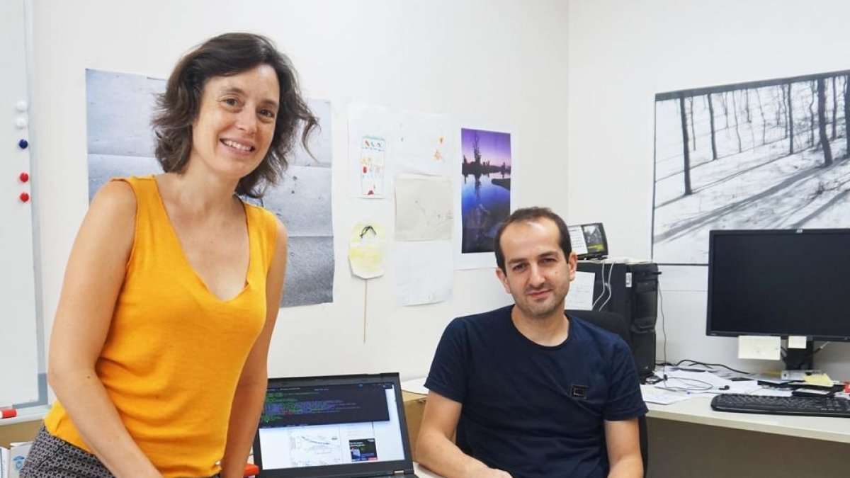 Marta Sala i Roger Guimer, membres de l'equip investigador que va participar en el projecte.