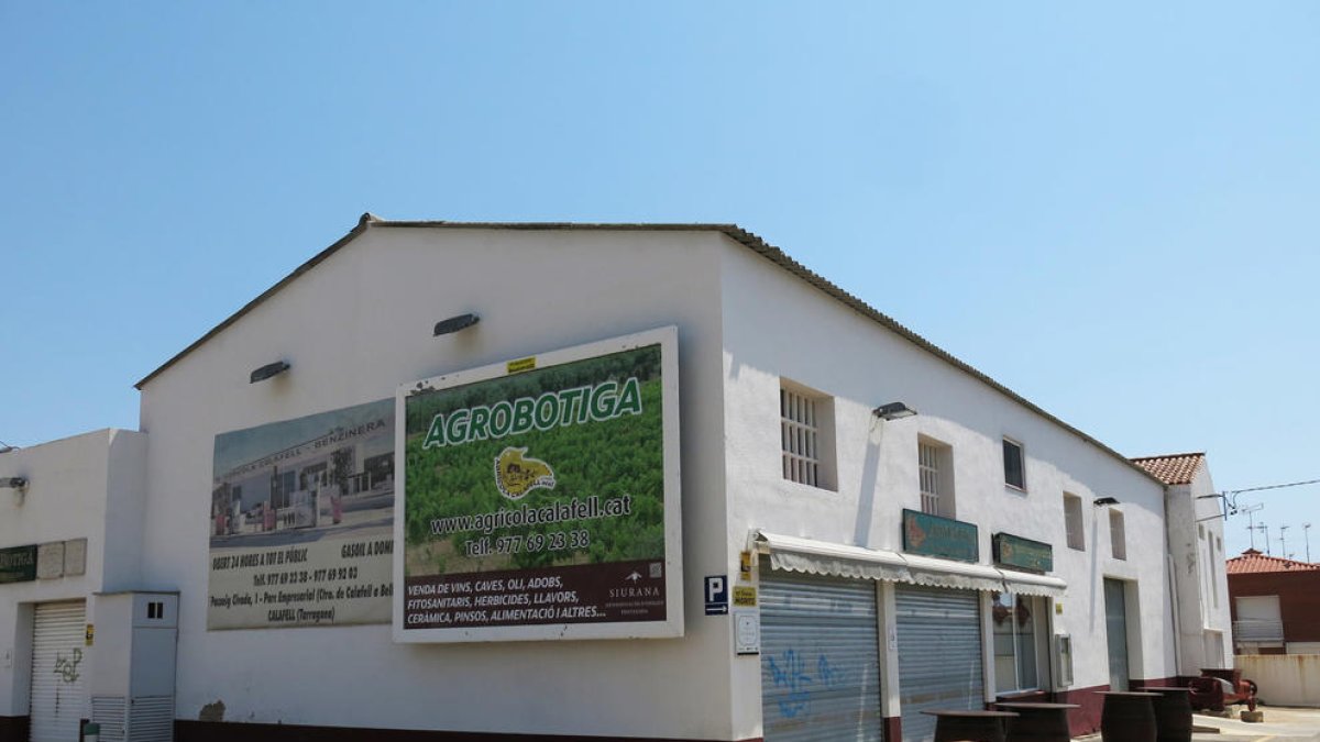 Exterior de la Cooperativa Agrícola de Calafell.