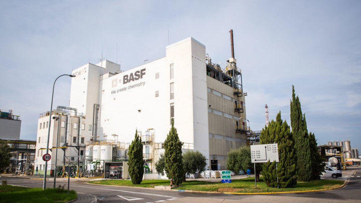 Imagen de la factoría de BASF en la Canonja, donde se aplicarán procesos con la nueva tecnología 5G.