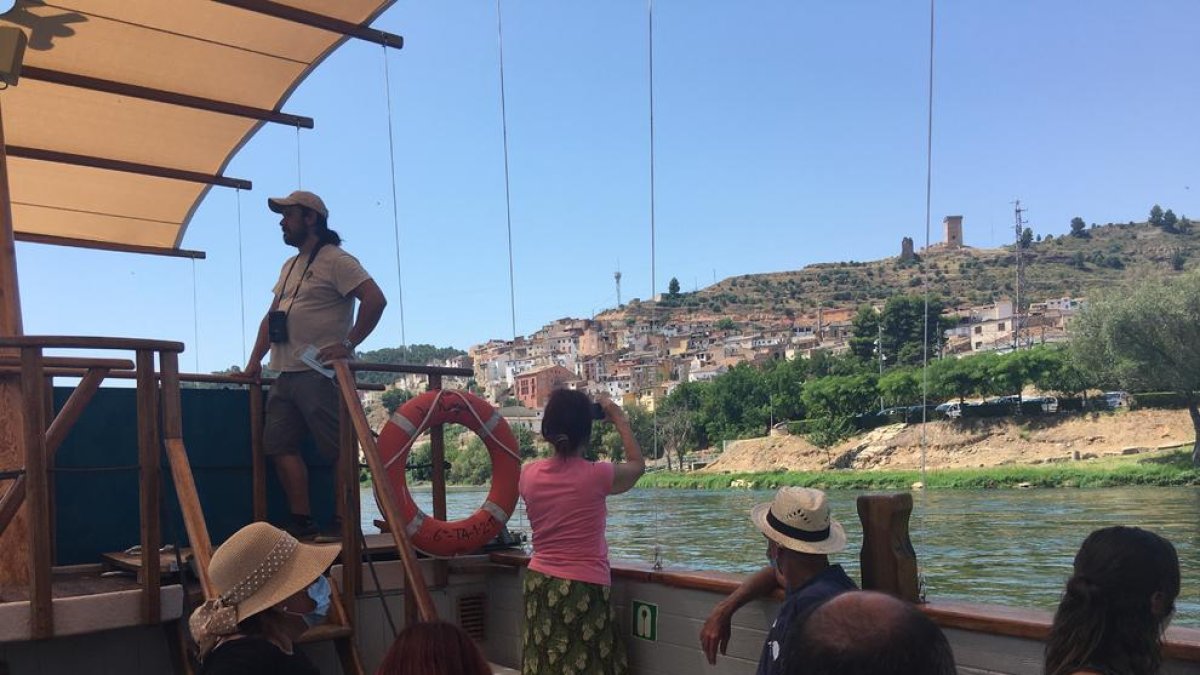 Viaje de observación ornitológica a bordo del laúd Lo Roget, este miércoles.