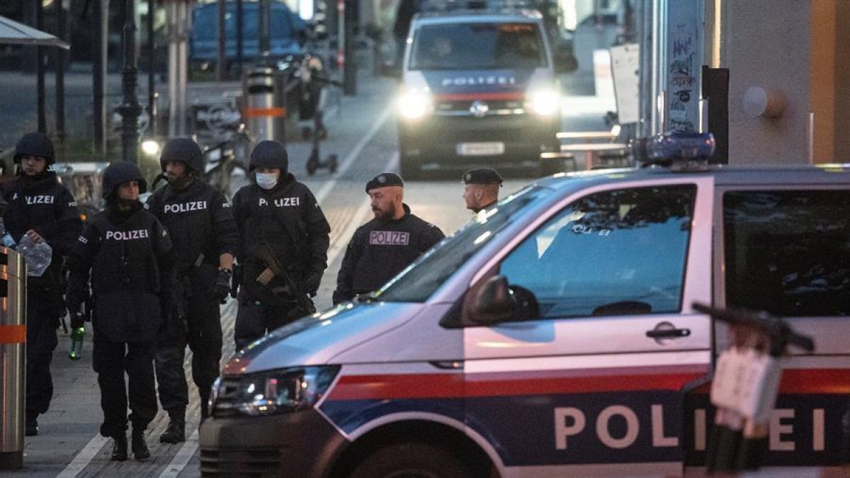 Agentes de la policía austriaca en Viena