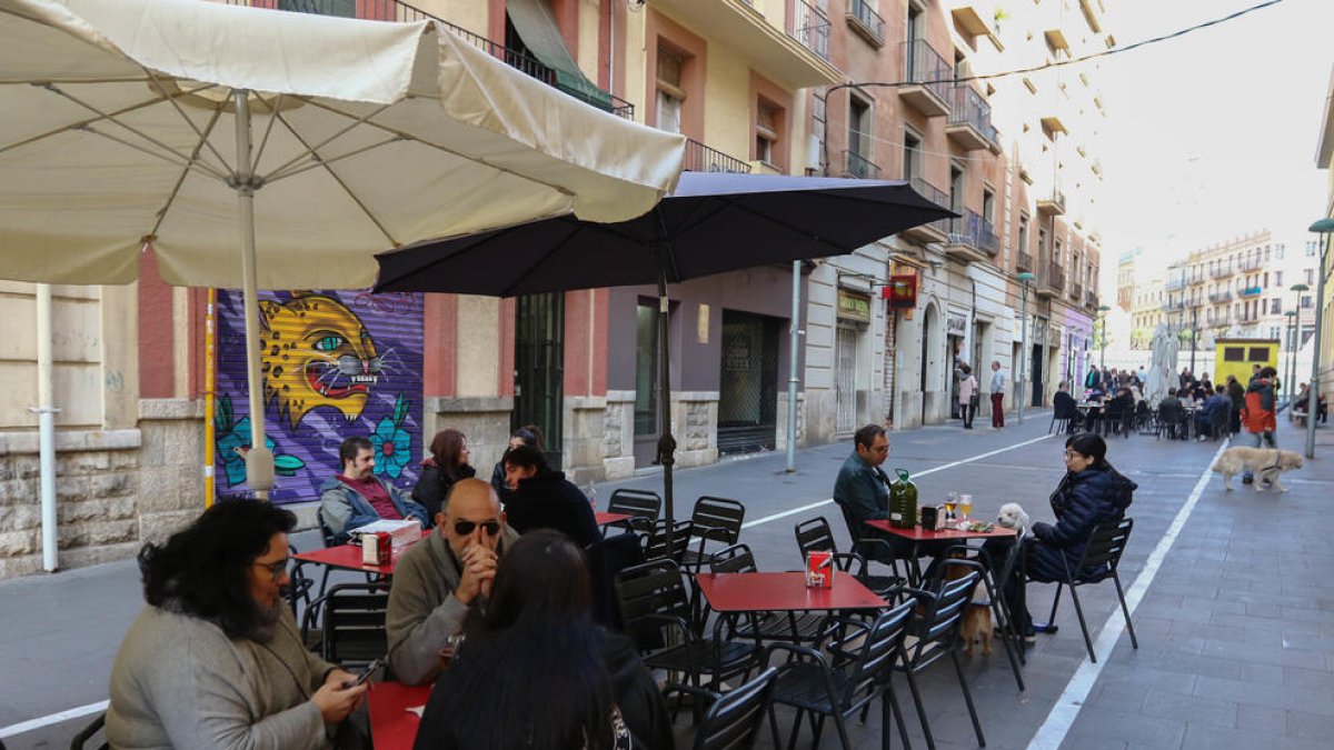 Emiten la propuesta para hacer frente a la crisis que provocará el cierre de negocios por el estado de alarma