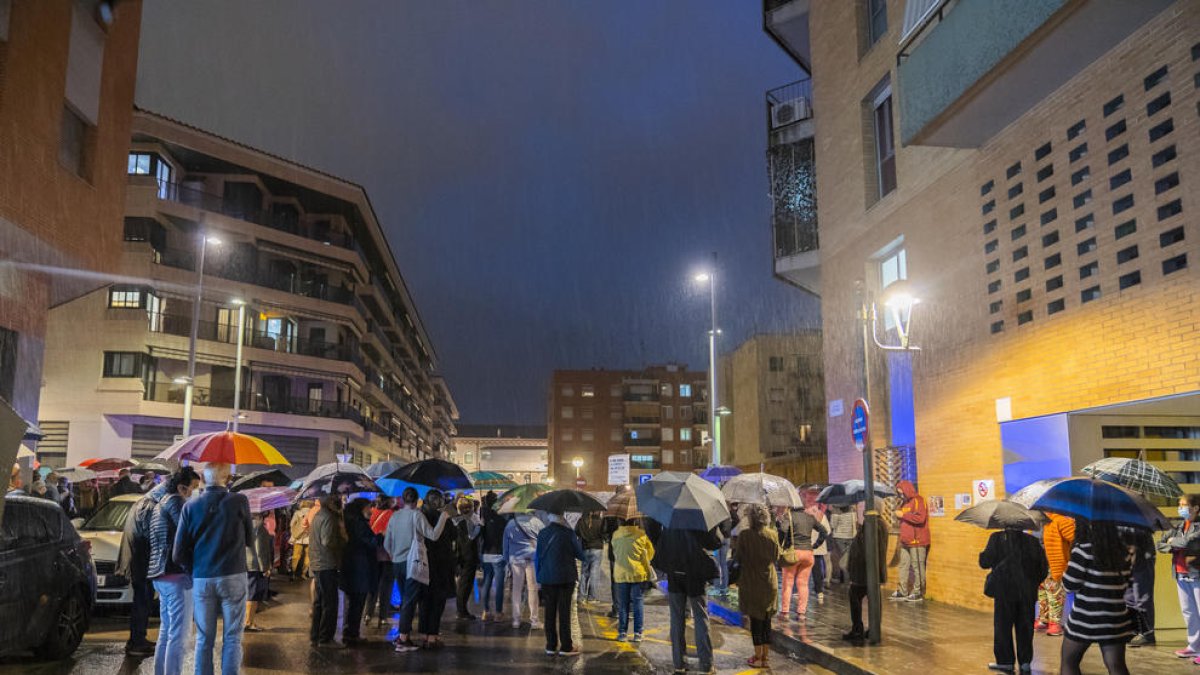La concentración se ha hecho aunque a las seis de la tarde llovía en Tarragona.