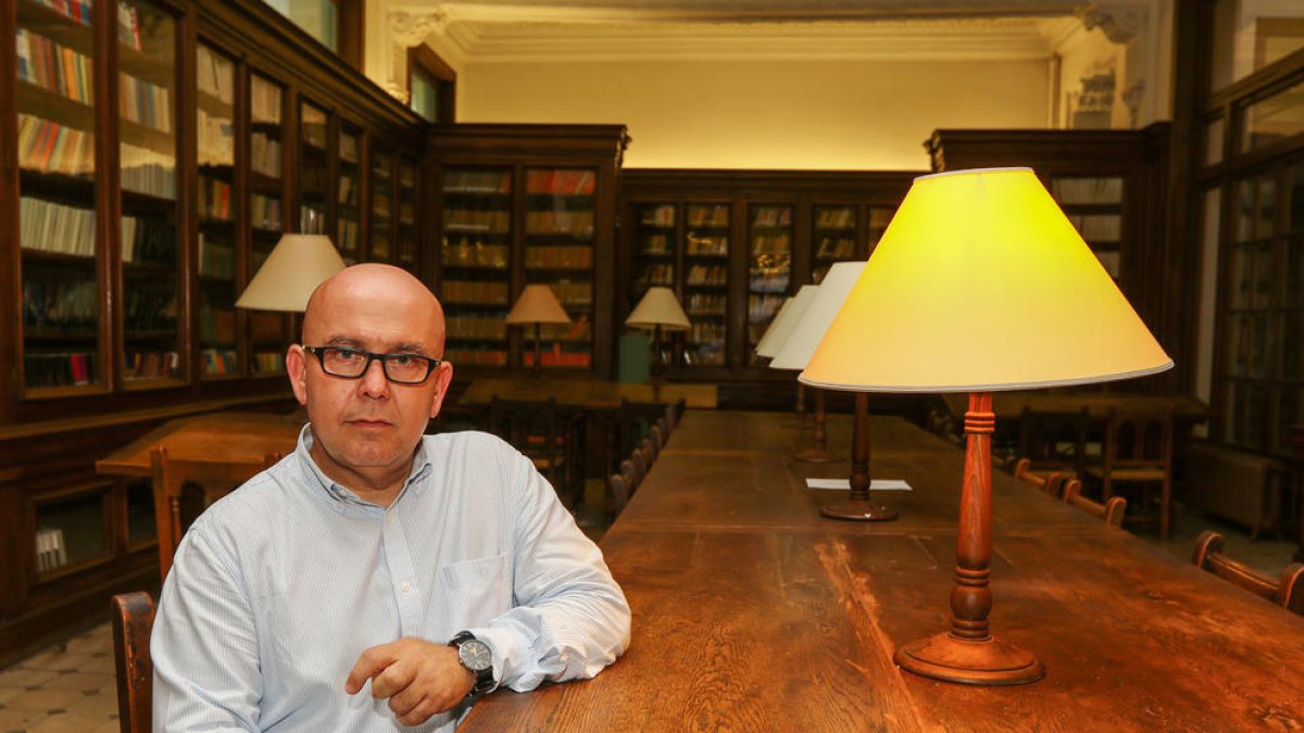 Gonzalo Boye ayer en el centro de Lectura donde presentó su último libro sobre el proceso.