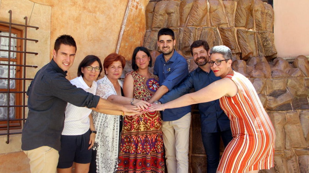 D'esquerra a dreta: Àlex Cañas, Gemma Maymó, Inmaculada Morales, Alba Muntadas, Jordi Molinera, Daniel Franquès i Natàlia Sanz.