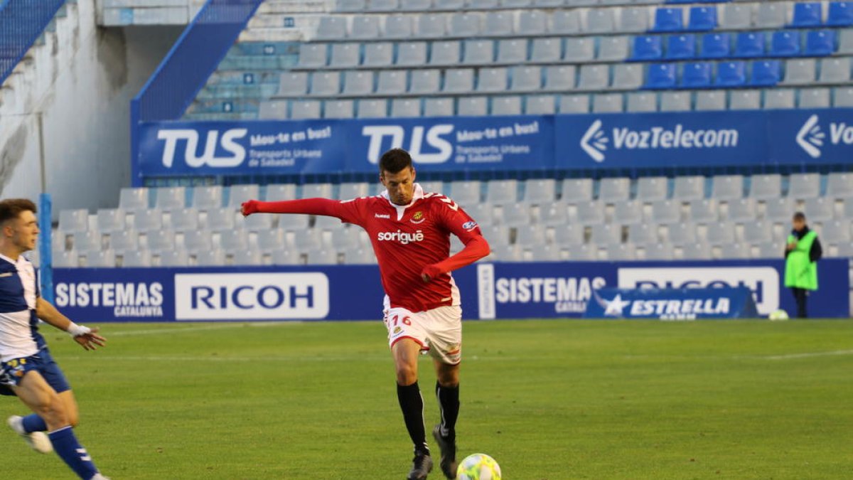 Bruno Perone en el partido disputado contra el Sabadell que acabó con derrota y la destitución de Xavi Bartolo como entrenador.