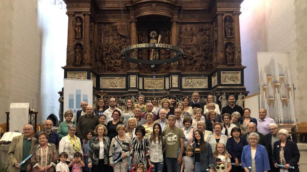 Foto de família dels nous padrins de l'orgue de Valls.