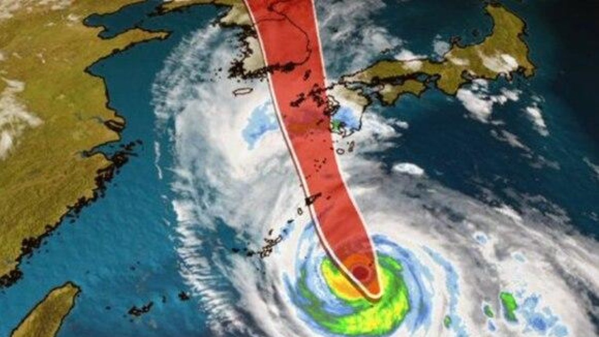 Haishen, desè tifó de la temporada en el Pacífic i catalogat com «molt fort» per l'Agència meteorològica del Japó (JMA)