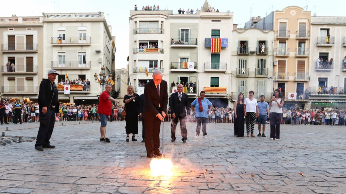 El expresidente de la Cambra de Comerç de Reus, Isaac Sanromà, fue el encargado de pronunciar el pregón y encender la Tronada.