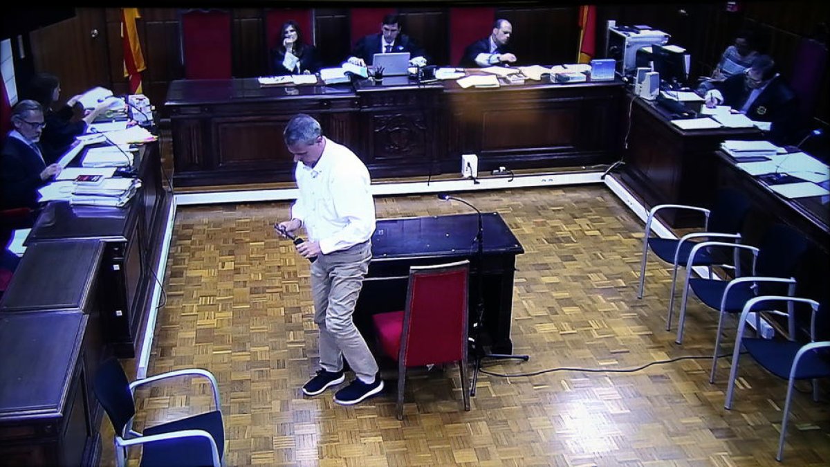 Captura de pantalla del agente inmobiliario Ramon Franch, derecho después de declarar en la Audiencia de Tarragona.