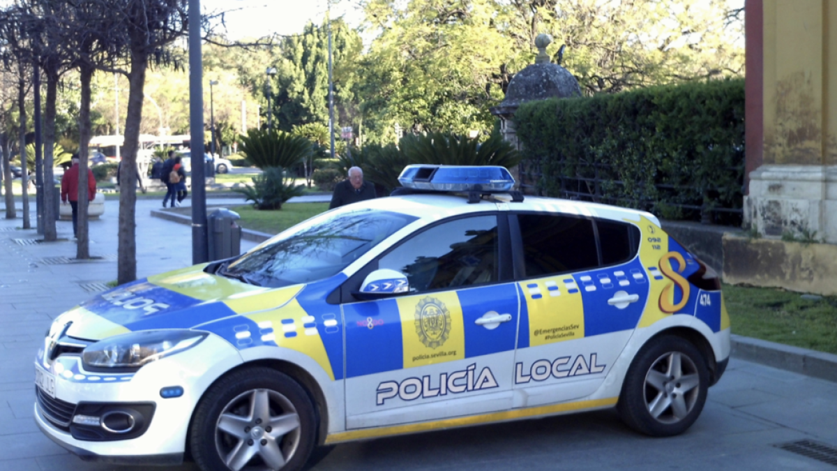 Imatge d'arxiu d'un vehicle de la Policia Local de Sevilla.