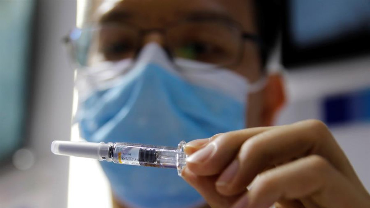La Xina ha emprat ja almenys dues vacunes experimentals contra la covid-19 en «centenars de milers de xinesos».
