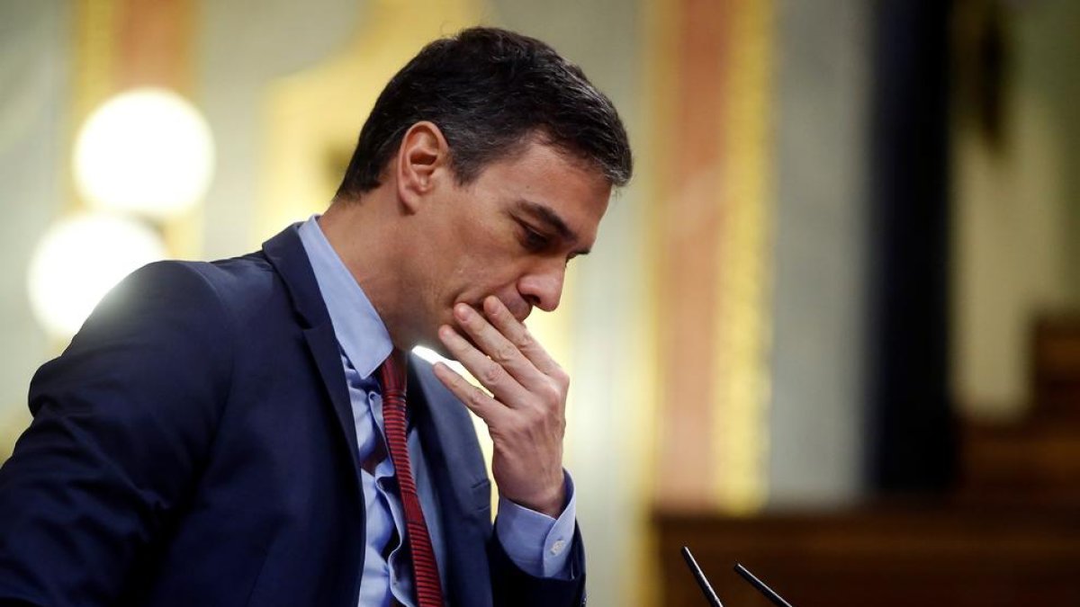 El presidente del Gobierno, Pedro Sánchez, durante su intervención en el pleno celebrado este jueves en el Congreso para aprobar una nueva prórroga del estado de alarma