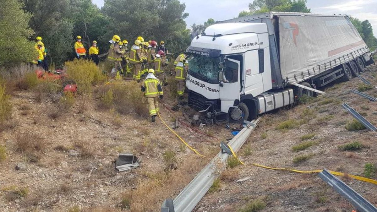 Imatge del camió accidentat.