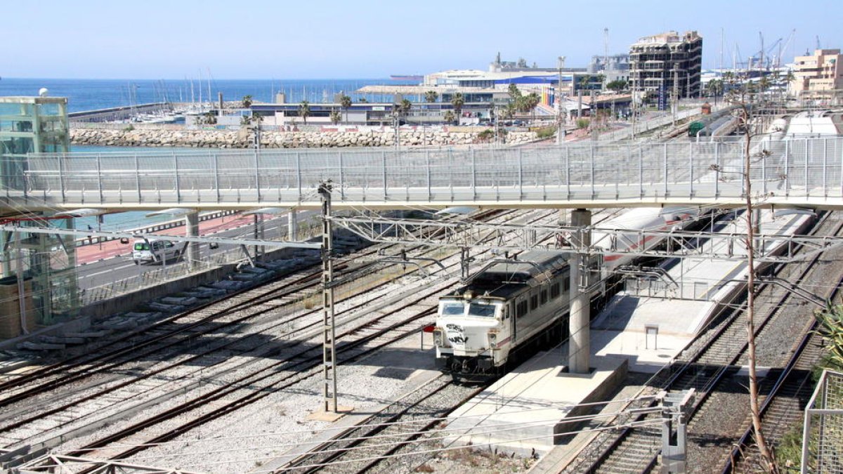 Imagen de archivo del corredor ferroviario en Tarragona.