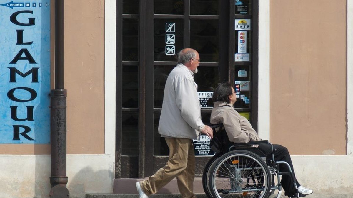 La primera fase del projecte cobrirà les persones que hagin estat valorades amb un grau III de dependència.