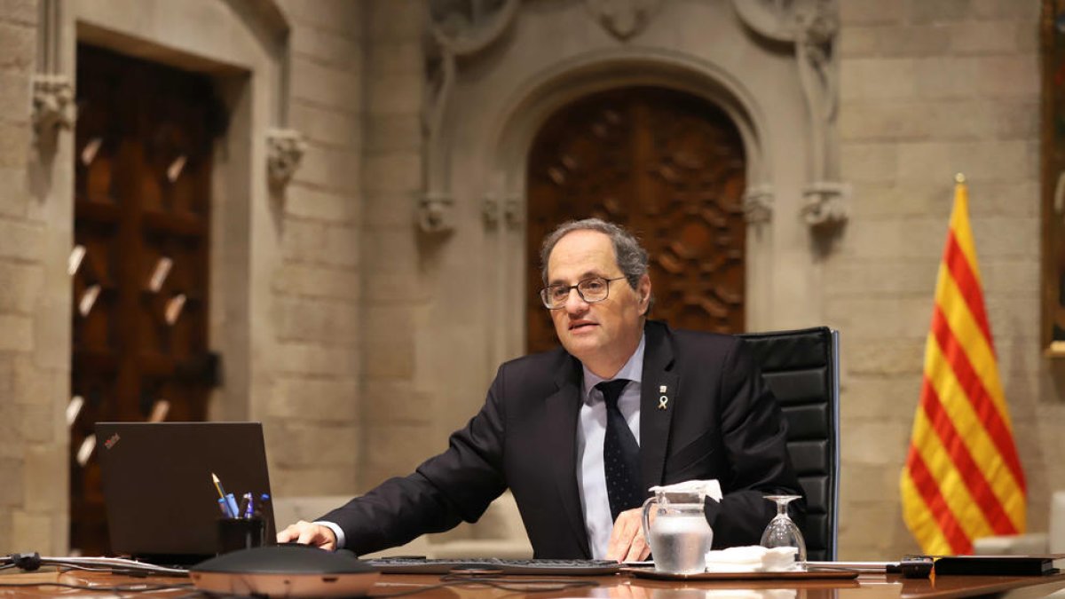 El president de la Generalitat, Quim Torra, reunit per videoconferència amb el president del govern espanyol, Pedro Sánchez, i amb els presidents de les comunitats autònomes.