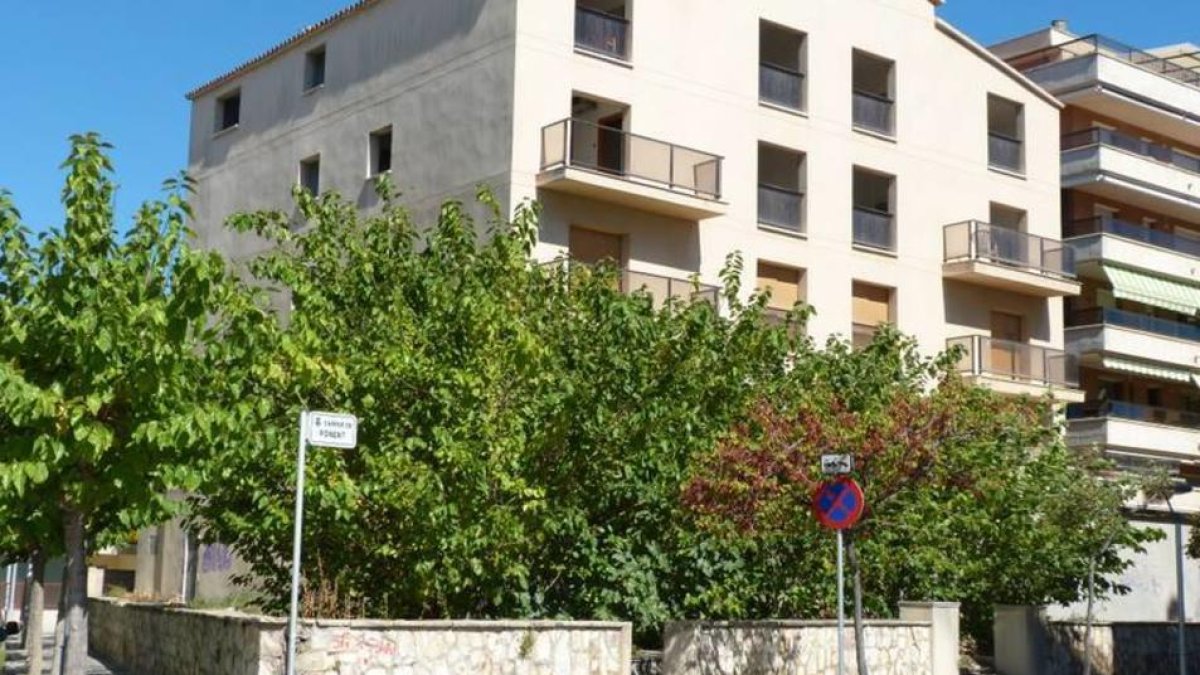 Edificio en desuso de la antigua residencia Jaime I de Salou.