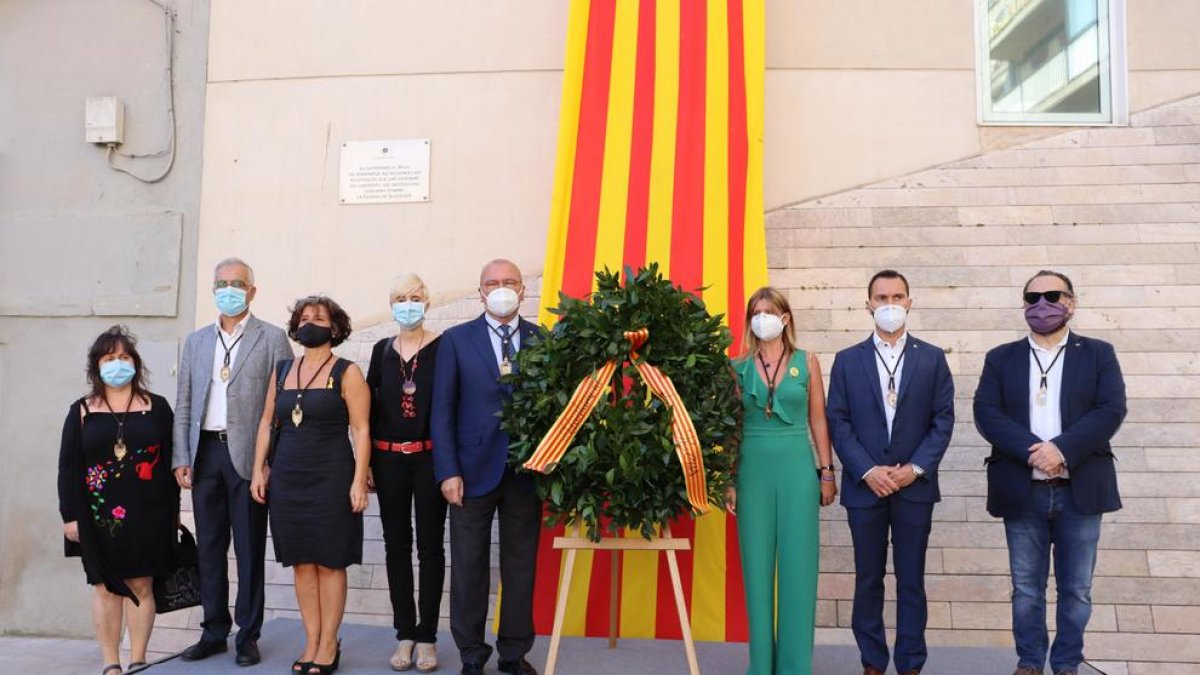 L'alcalde i els regidors, durant la Diada