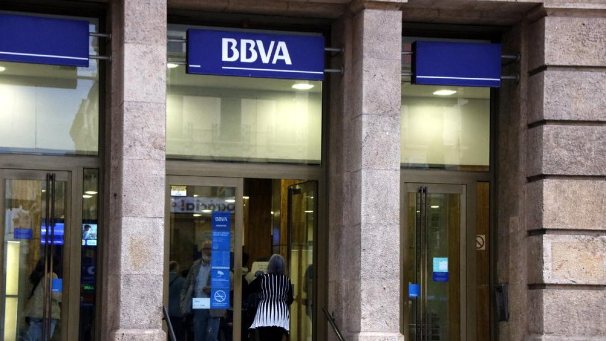 Pla general de l'oficina del BBVA de la plaça Prim de Reus.