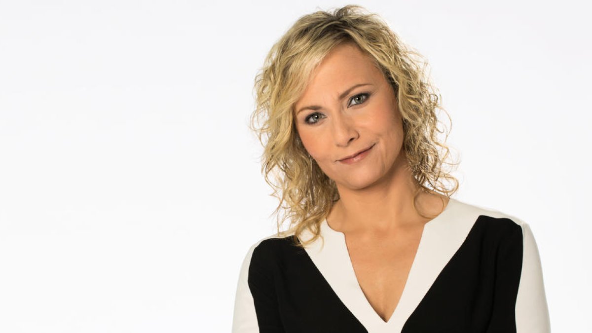 La periodista Mònica Terribas en una imagen promocional de la temporada 2019-2020 de Catalunya Ràdio.