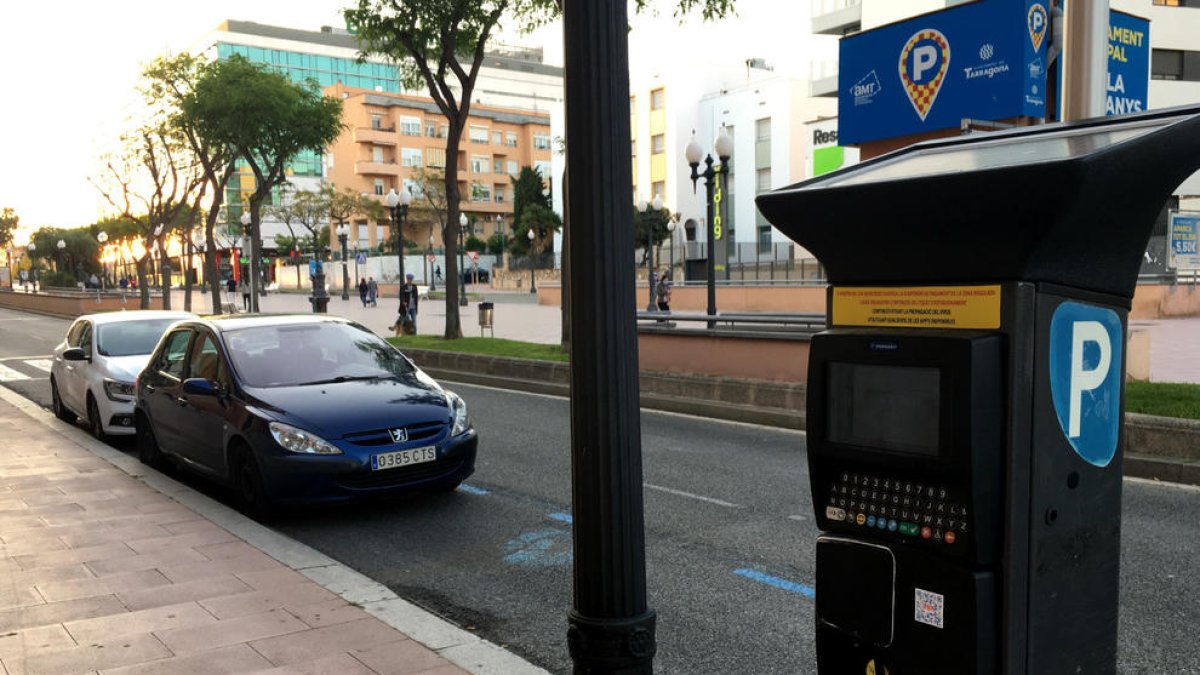 Un parquímetro de la Rambla Lluís Companys de Tarragona.