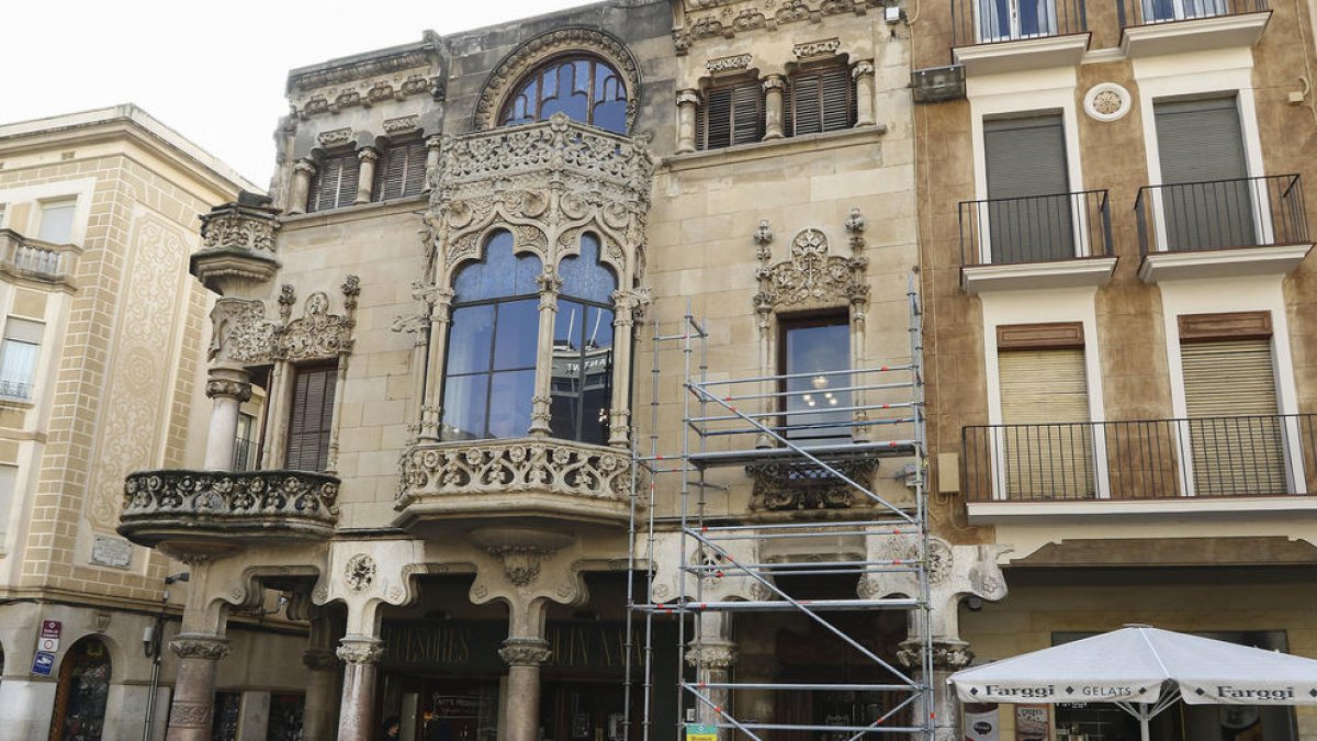 Imagen del andamio en la Casa Navàs.