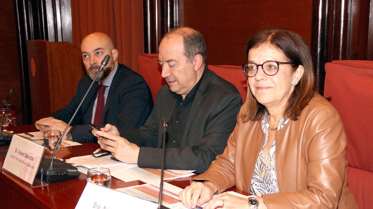 La vicepresidenta de la Corporación Catalana de Medios Audiovisuales (CCMA), Núria Llorach; el director de TVC, Vicent Sanchis, y el director de Cataluña Radio, Saül Gordillo, el 21 de febrero del 2020