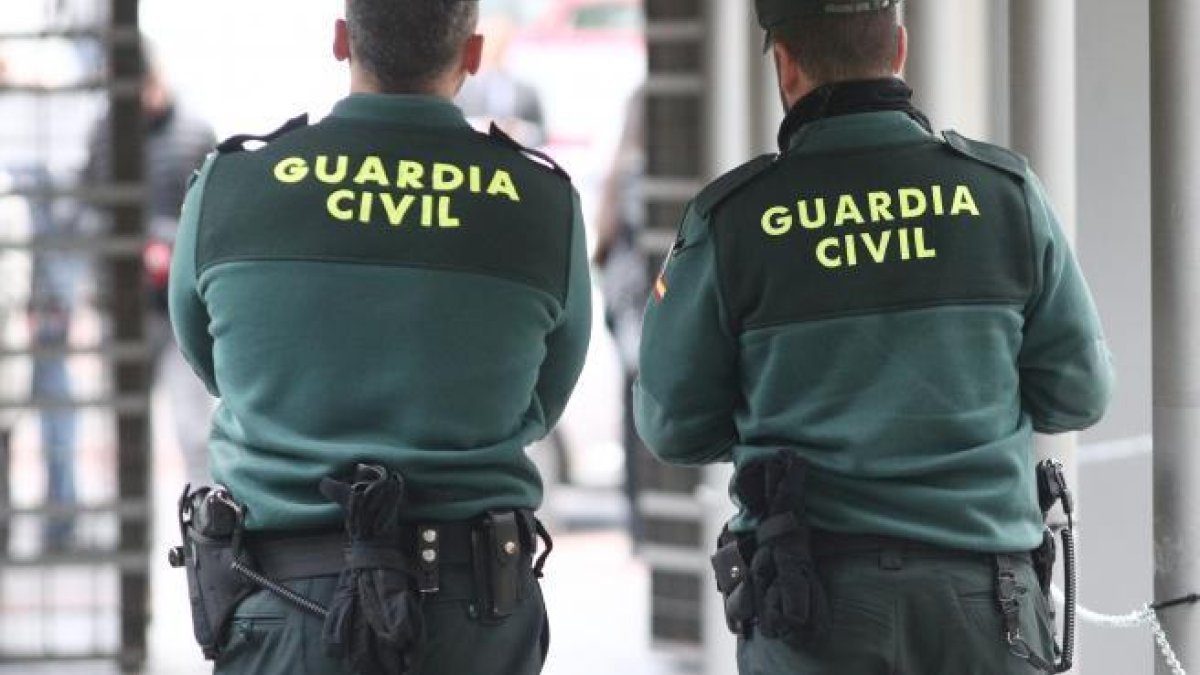 Agentes de la Guardia Civil en una imagen de archivo.