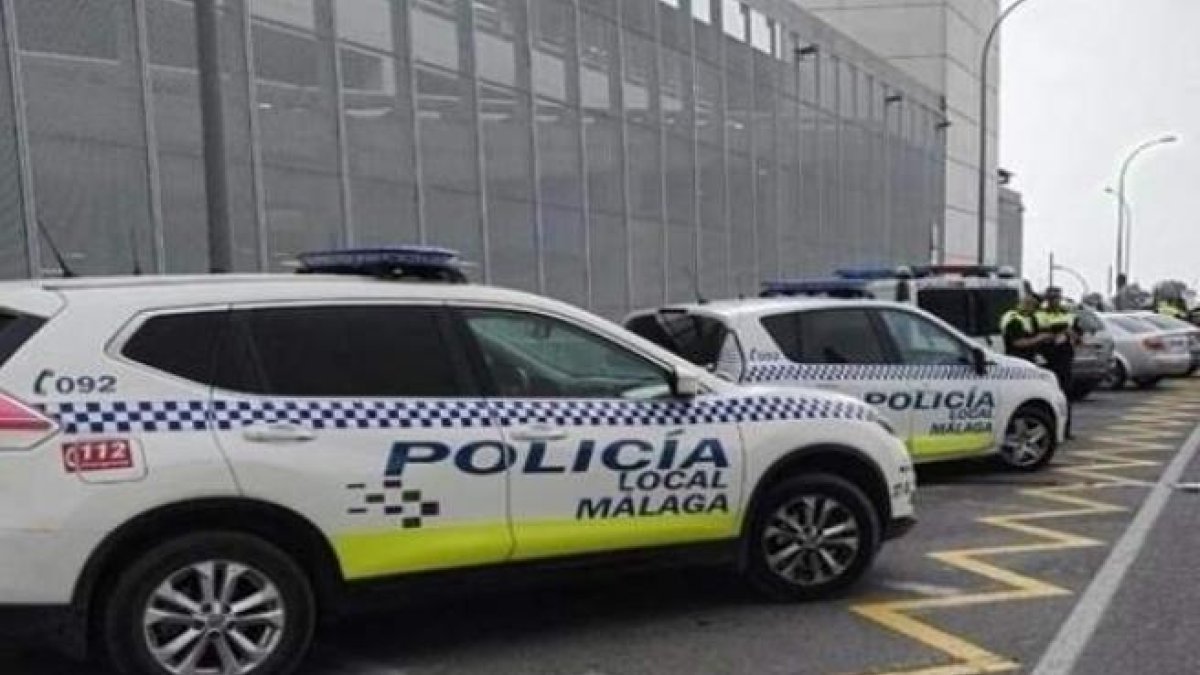 La Policia Local de Málaga va acudir al domicili dela vística després de veure el vídeo en directe.