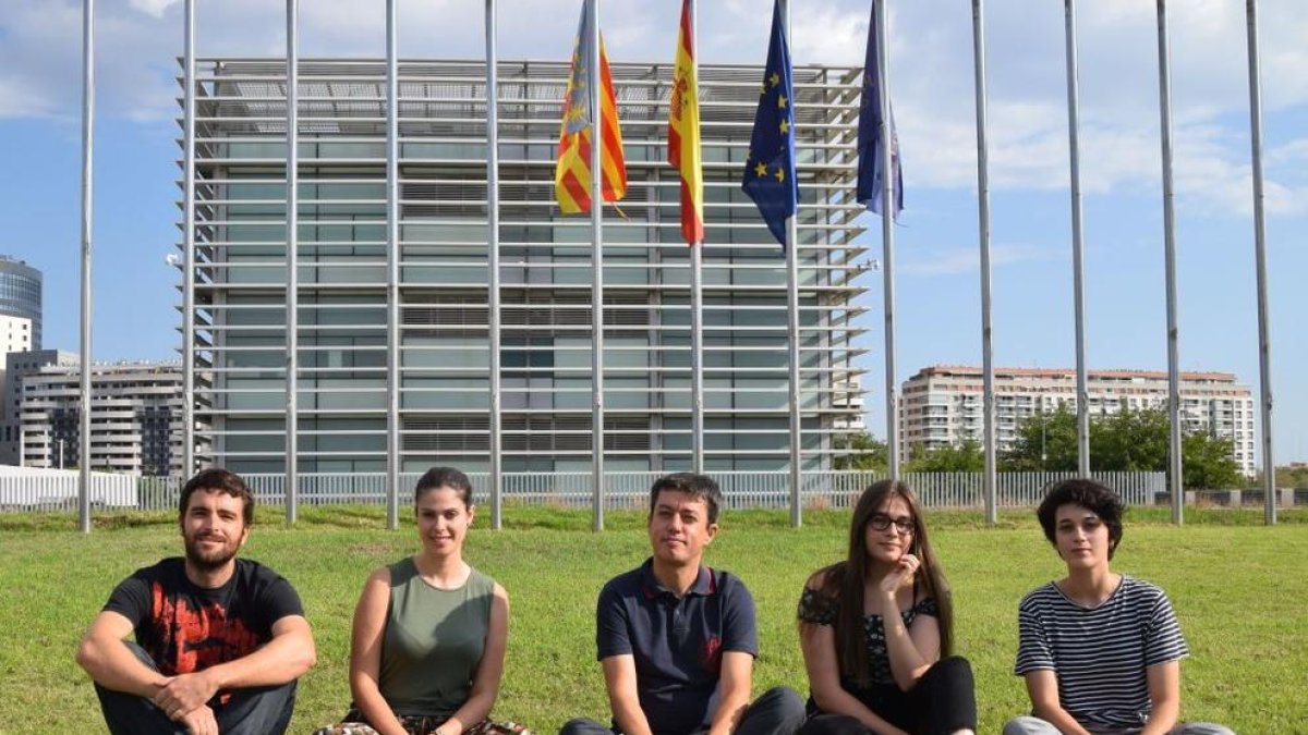 El equipo de investigación con Pietro Fazzari en el centro.