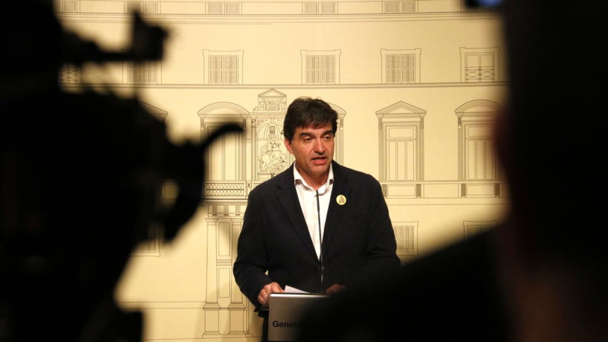 Imatge d'arxiu del president del grup parlamentari d'ERC, Sergi Sabrià, en roda de premsa.
