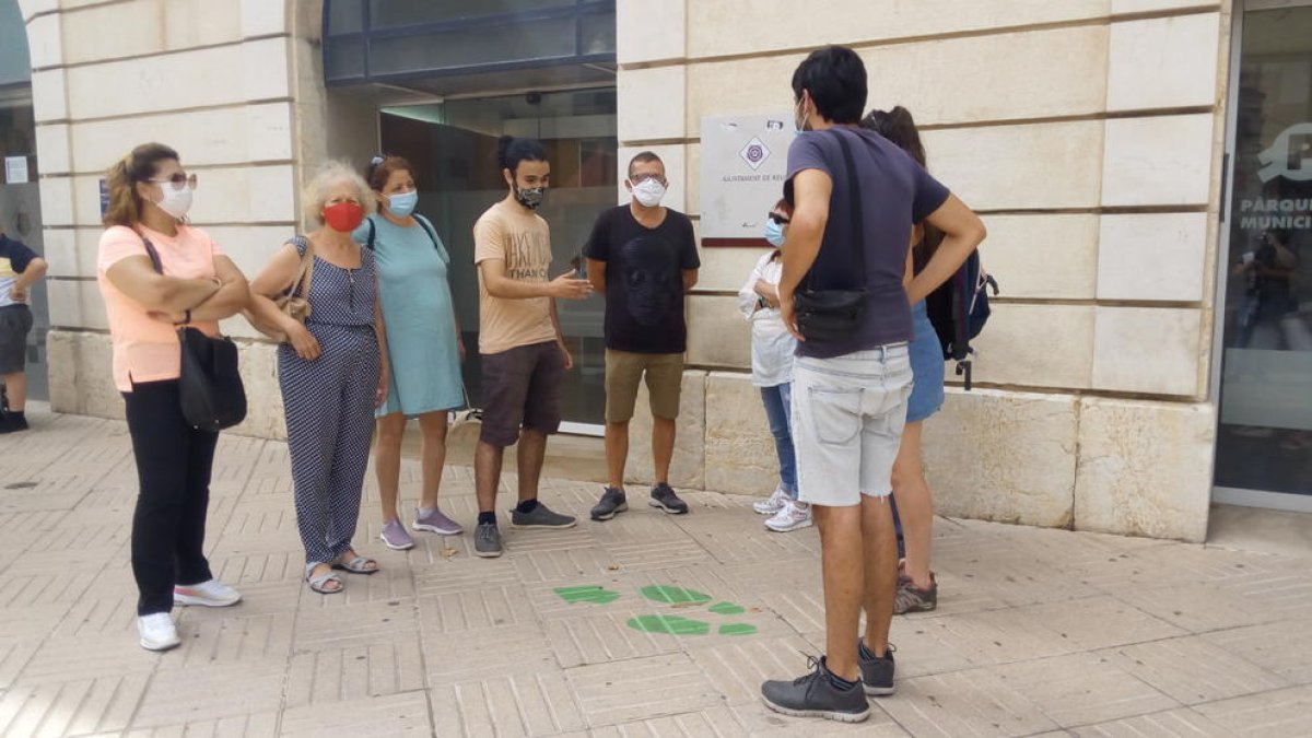 La primera protesta va tenir lloc ahir davant de l'antic hospital.