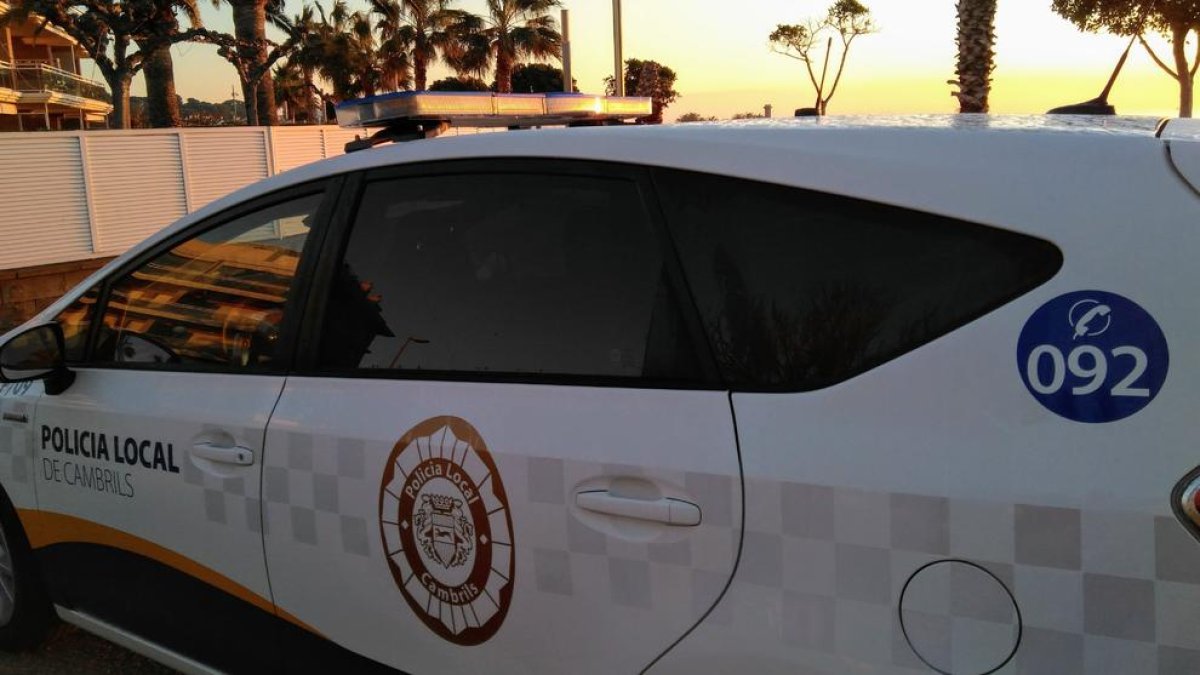 Imagen de archivo de un vehículo de la Policía Local de Cambrils.