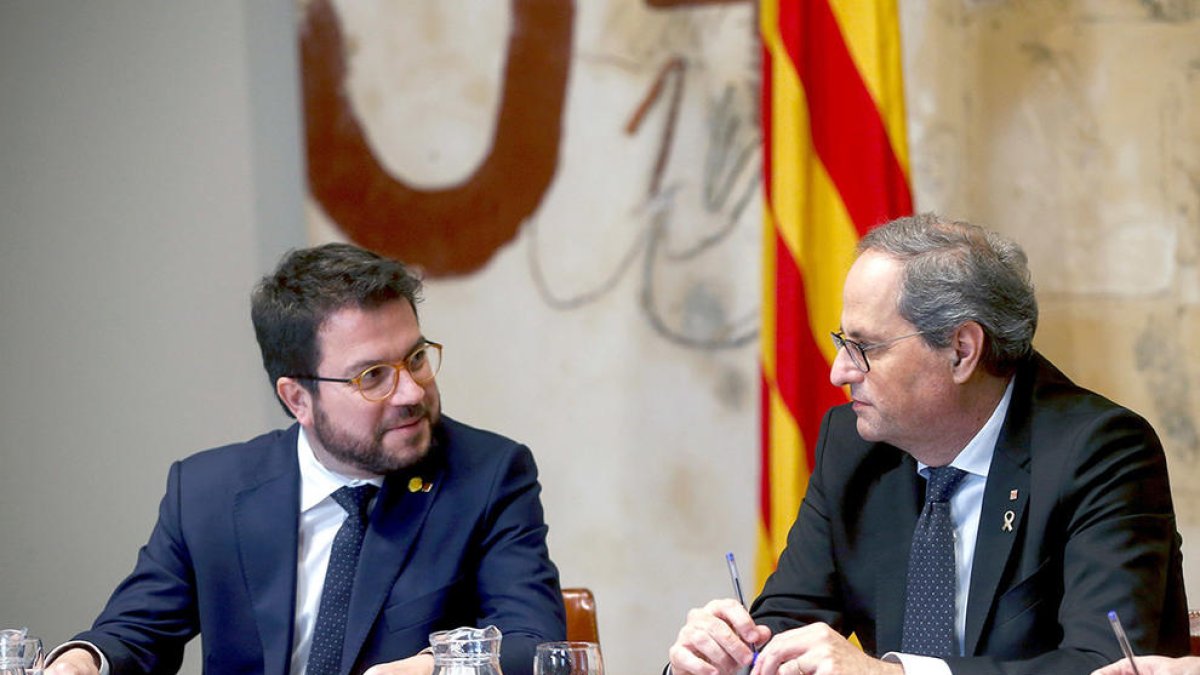 El president, Quim Torra i el vicepresident, Pere Aragonès, durant la reunió del Govern d'aquest dimecres.