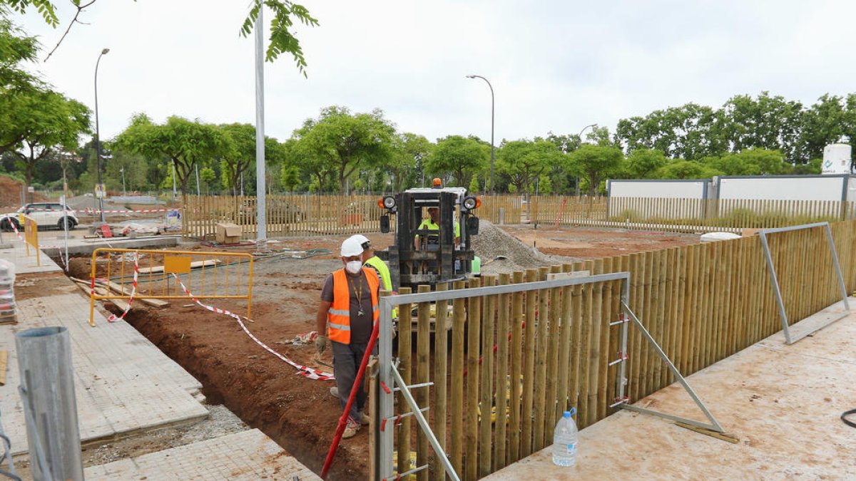 En el marco de las obras en la Boca de la Mina también se está mejorando el espacio de perros.