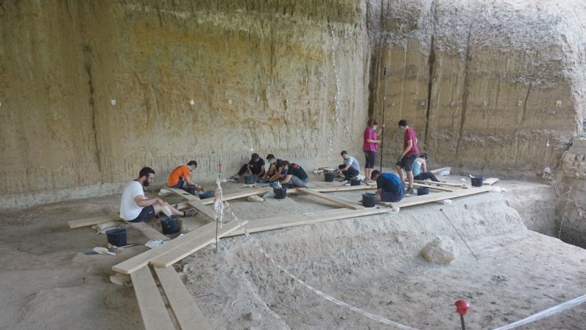 Intervenció en extensió a la cala 2 del Barranc de la Boella.