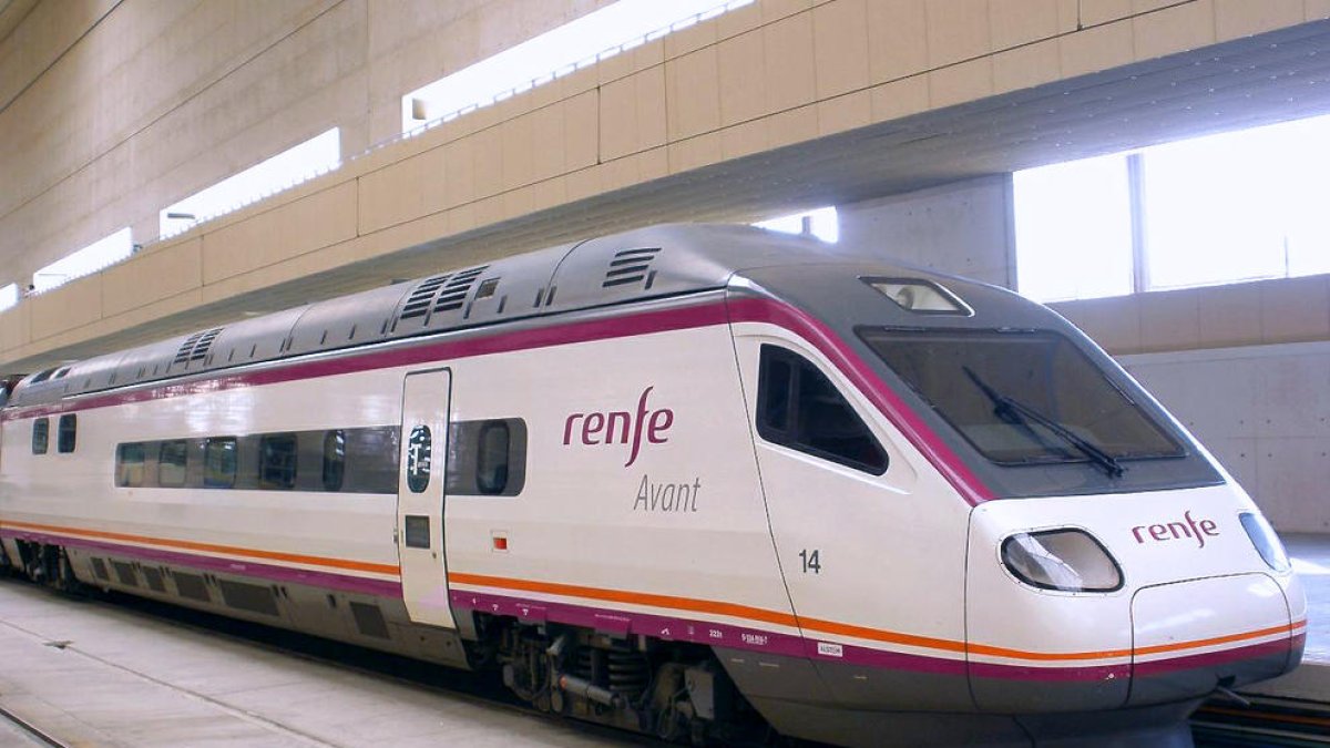 Imatge d'arxiu d'un tren Avant de Renfe.