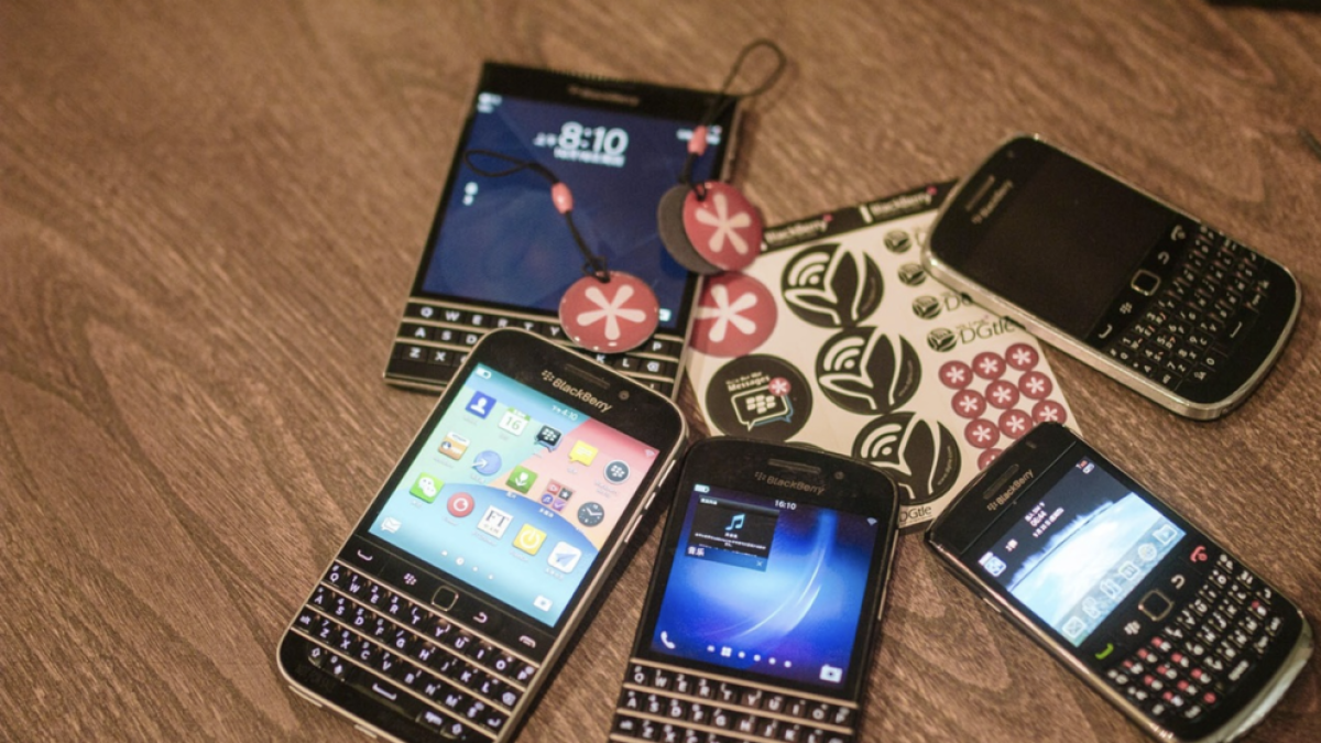 Imatge d'arxiu de diversos dispositius BlackBerry.