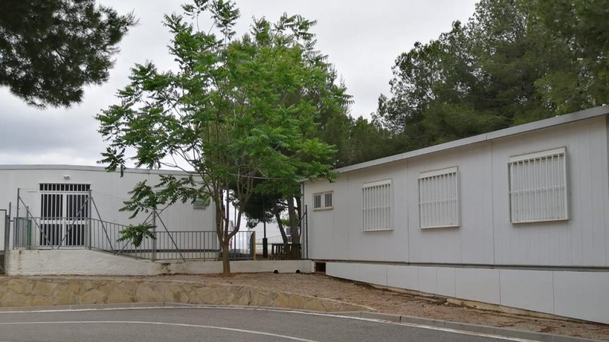 Pla obert d'uns mòduls prefabricats de l'escola Bernardí Tolrà de Vila-rodona.