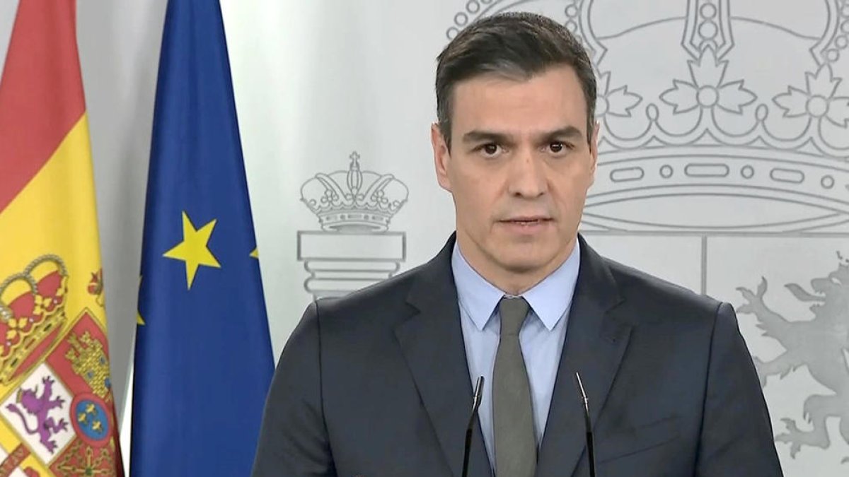 Captra del senyal de vídeo de la Moncloa ambla roda de premsa de dissabte de Pedro Sánchez.