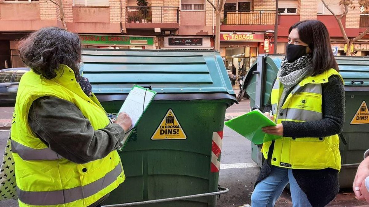 Els educadors ambientals s'instal·laran al costat de les bateries de contenidors de la recollida selectiva.