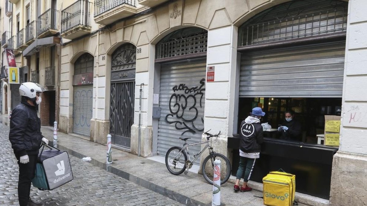 El Ma.La.Vita de Reus, sin actividad desde el 14 de marzo, encendió de nuevo los fogones este miércoles y atiende los encargos que recibe.