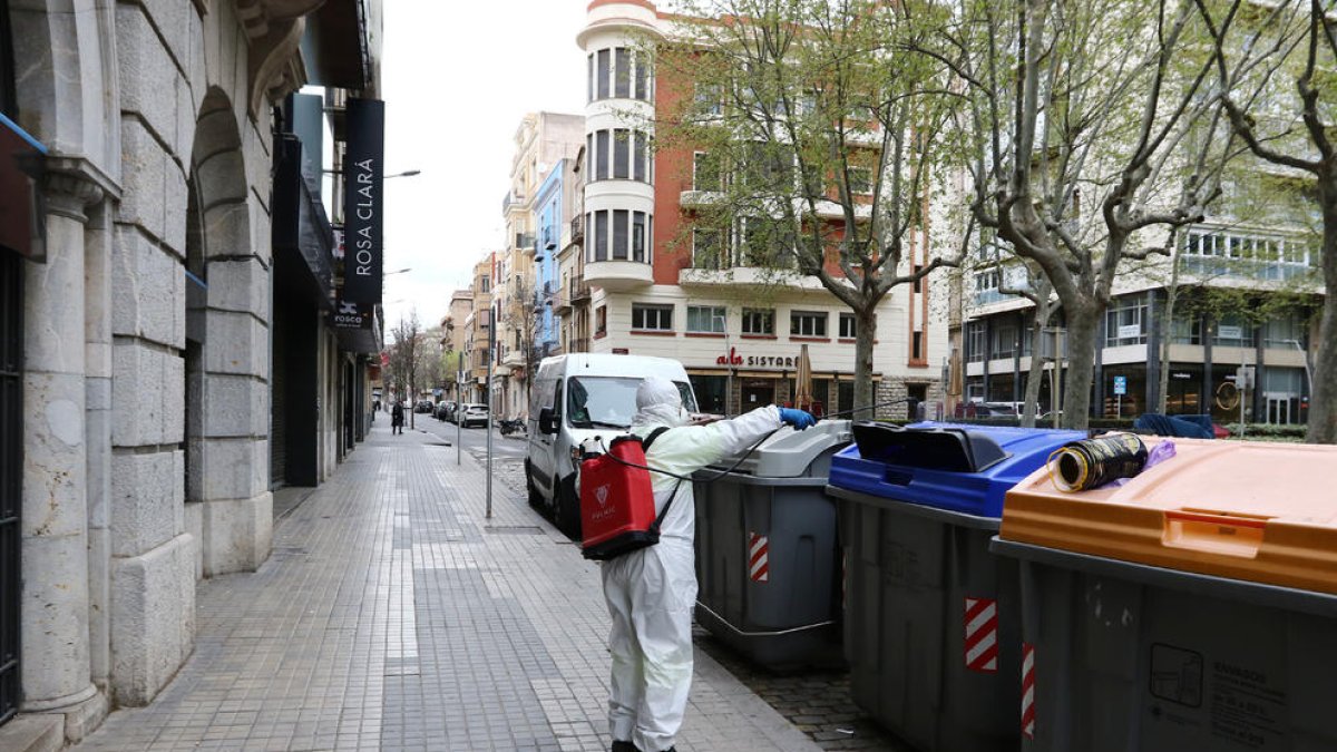 Una imatge d'arxiu de treballadors de la neteja.